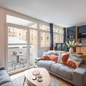 New - Appt Style Le Corbusier Avec Balcon - 8 Pers , Paris France
