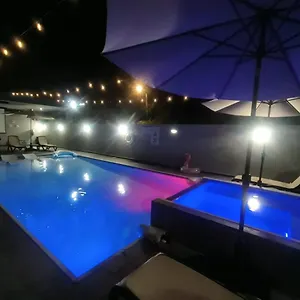Aquaville Moderna A 7 , Dorado Puerto Rico